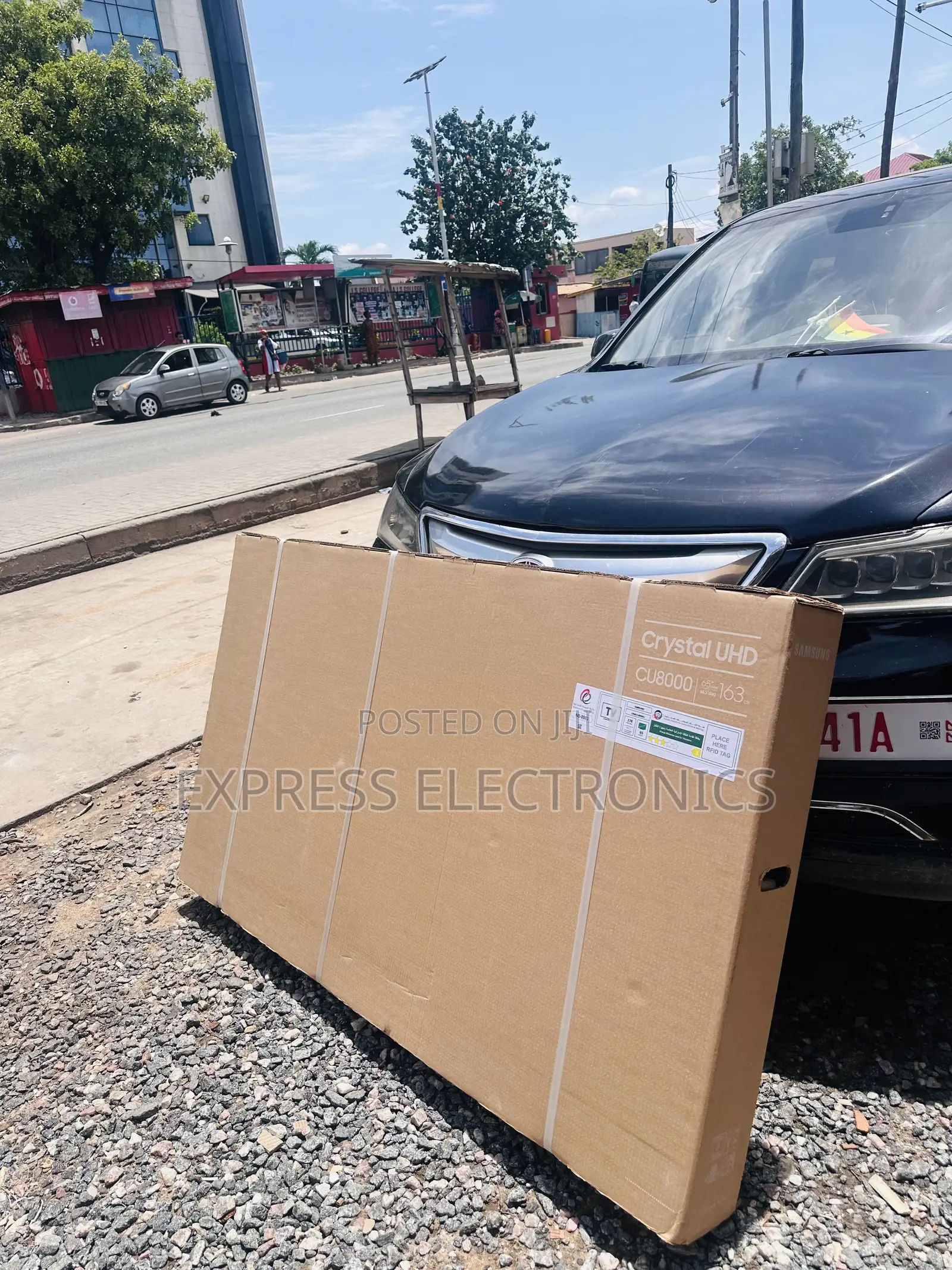Samsung UHD Smart Glossy Slim 65”Cu8000. 