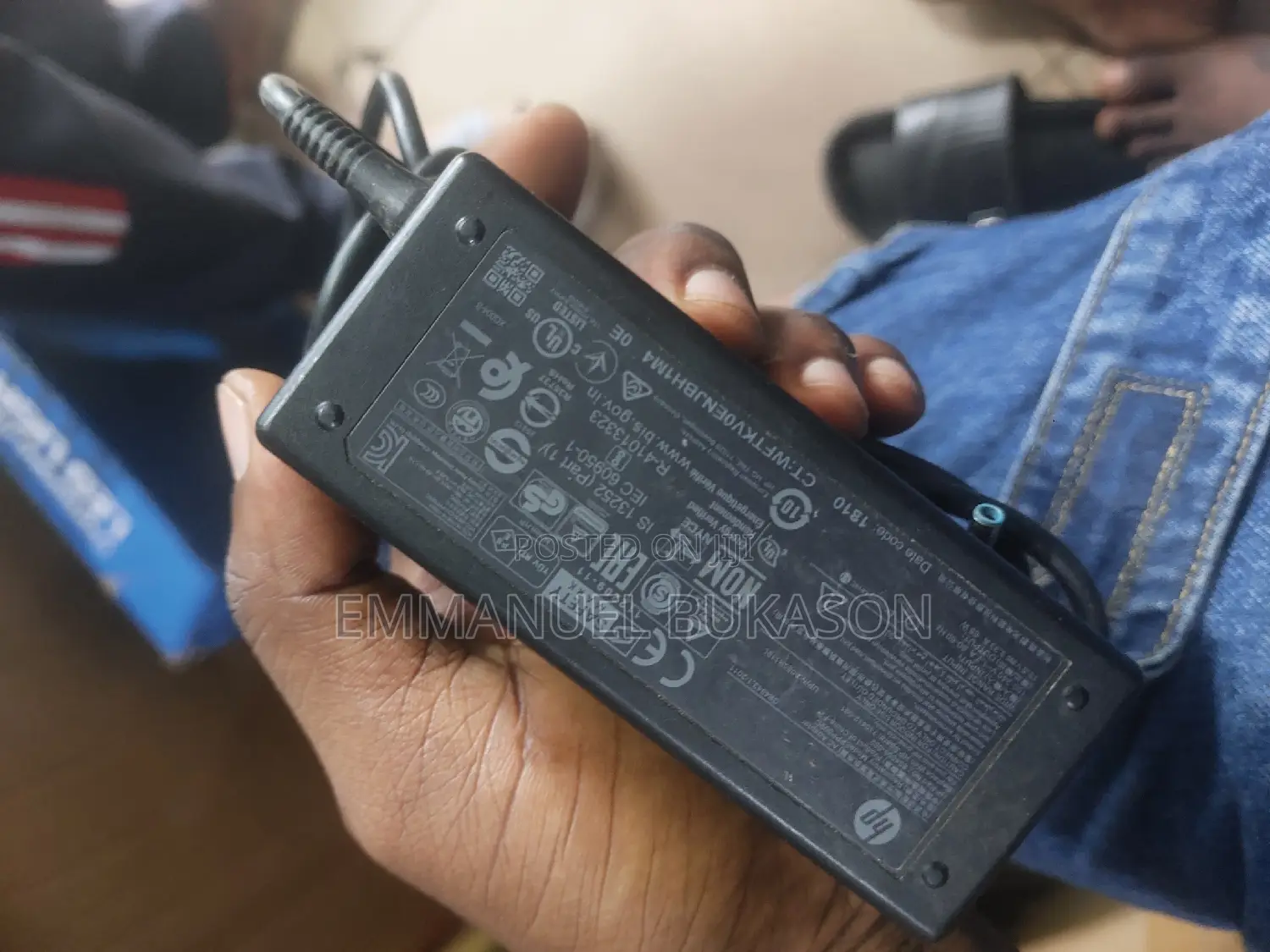 Hp Small Pin Charger