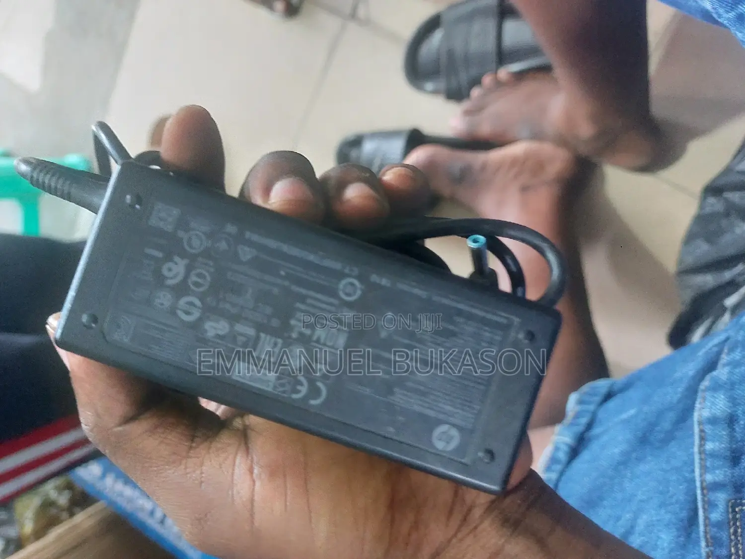 Hp Small Pin Charger