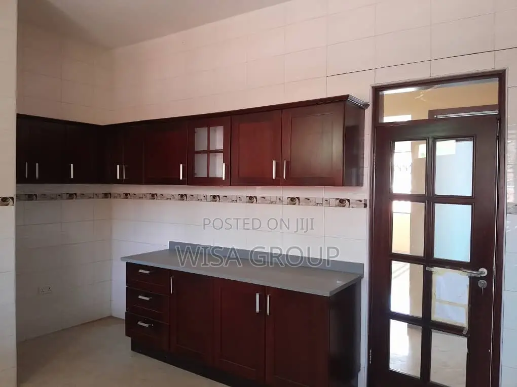 5bdrm House in Wisa Groups, Accra Metropolitan for rent