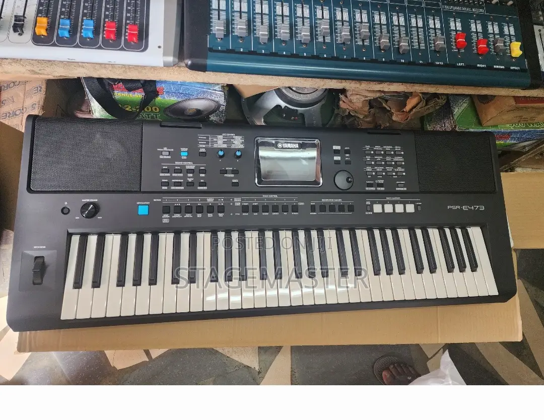 Yamaha PSR E473 Keyboard