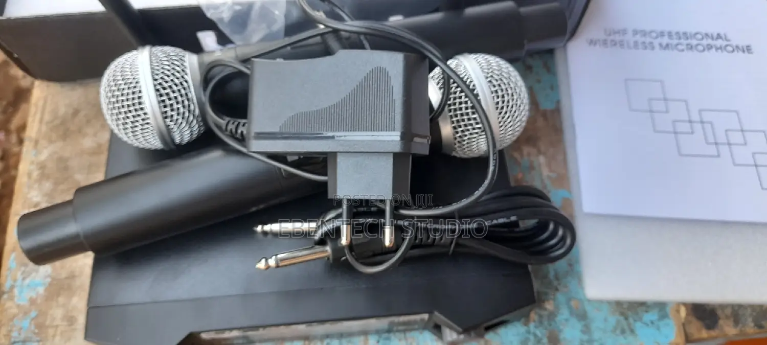Handheld Wireless Microphone