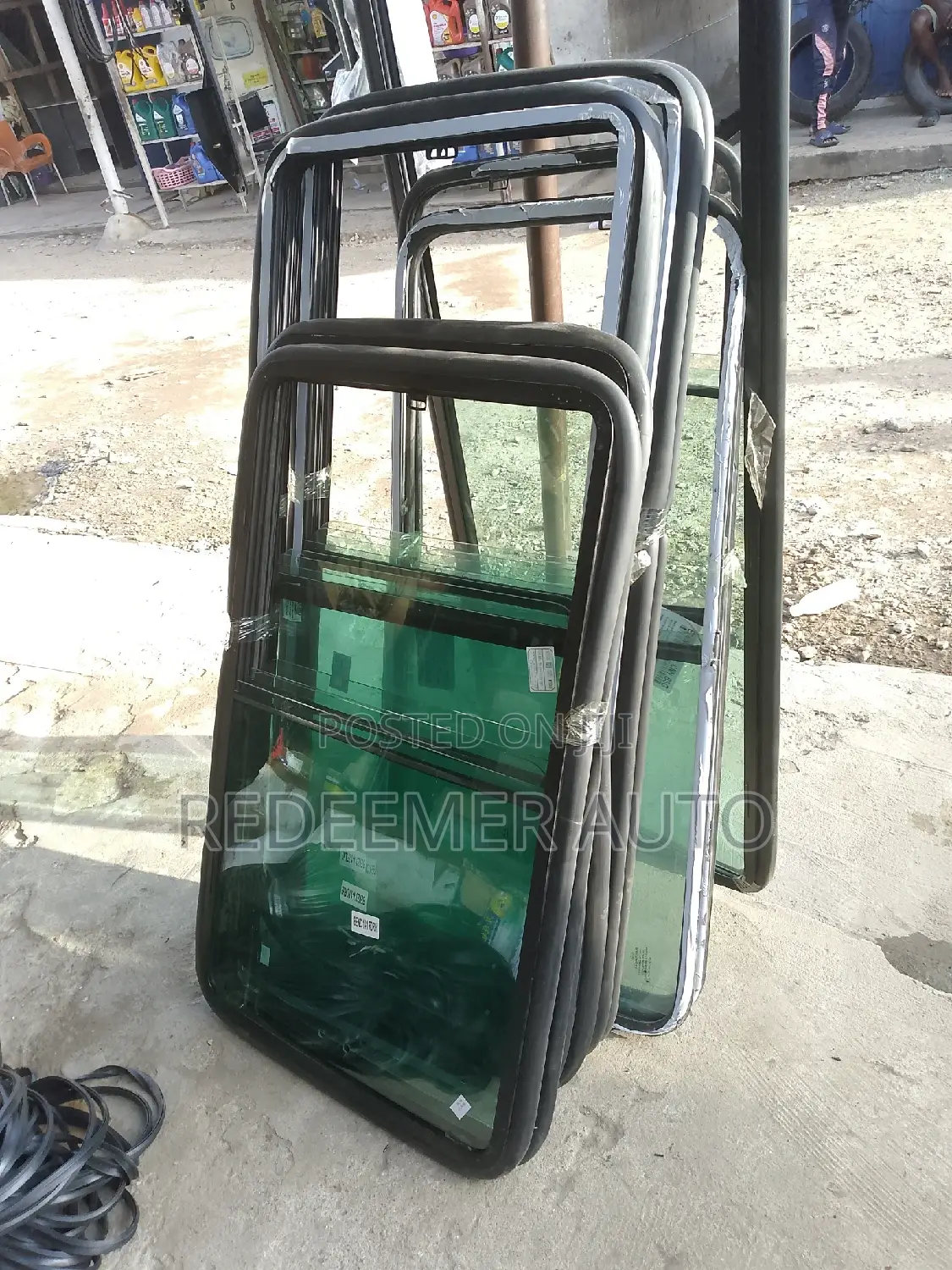 Side Glasses: Sprinter, D4d, Hiace, Stanbic, H100, H200, H1.