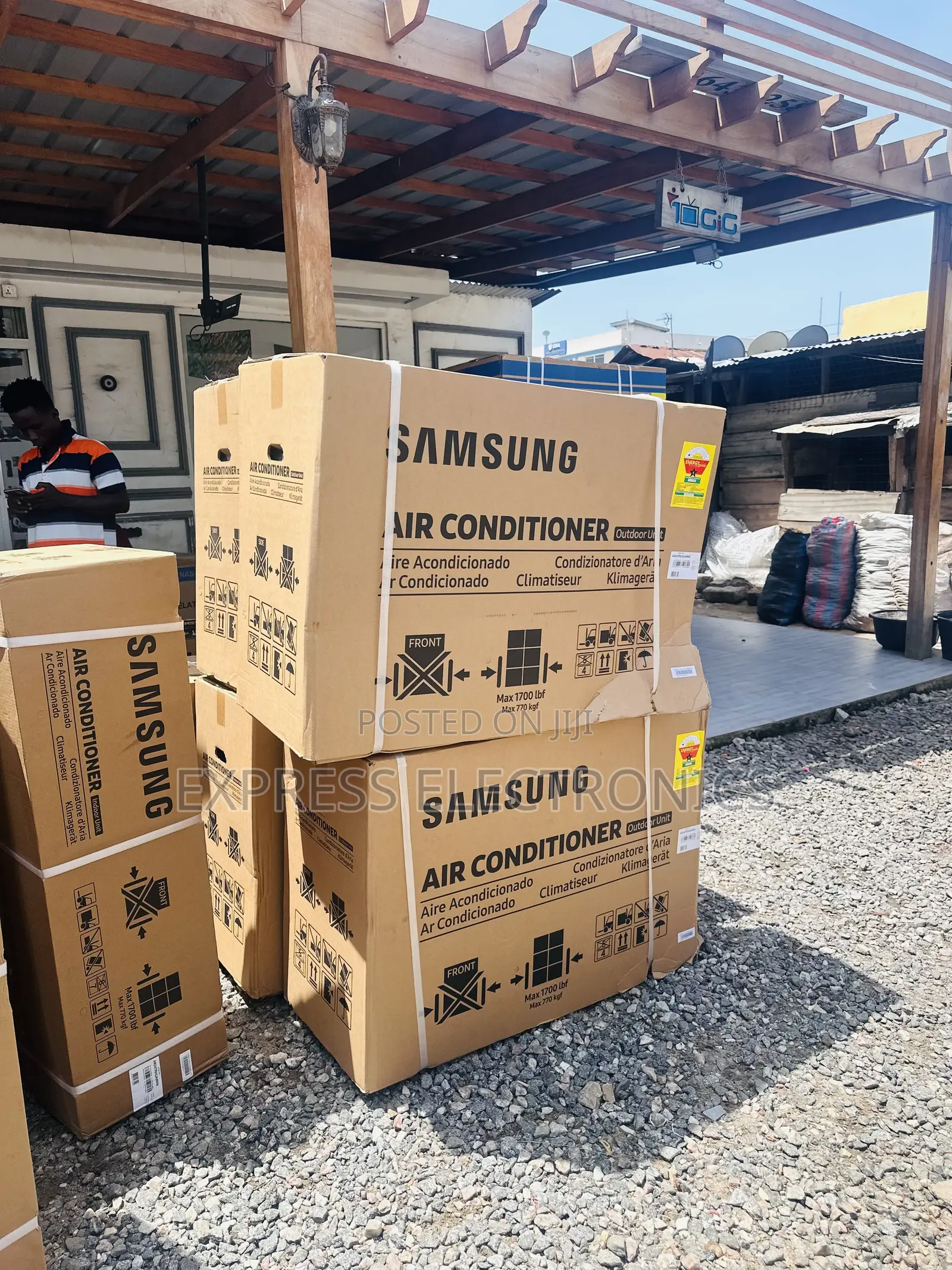 Purchase the Samsung 2.5hp R410 Gas 