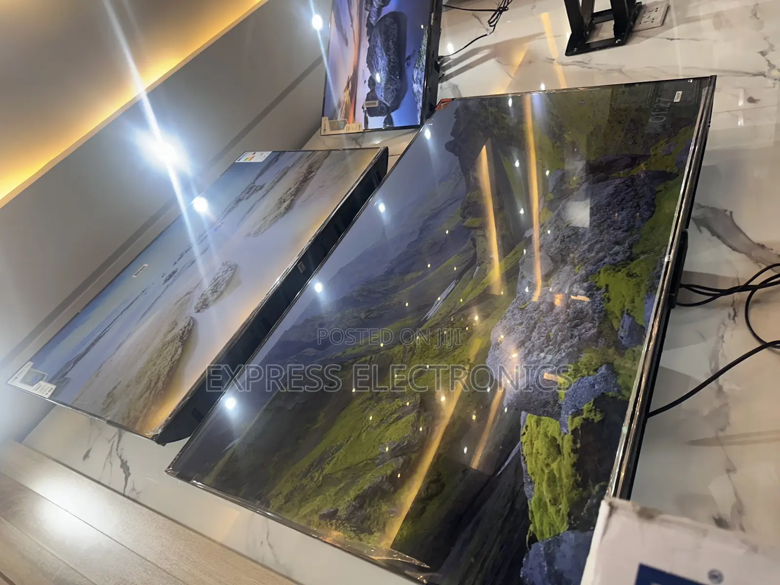 Get a New Slim TCL 43d3400-FHD Satellite Digital Tv.