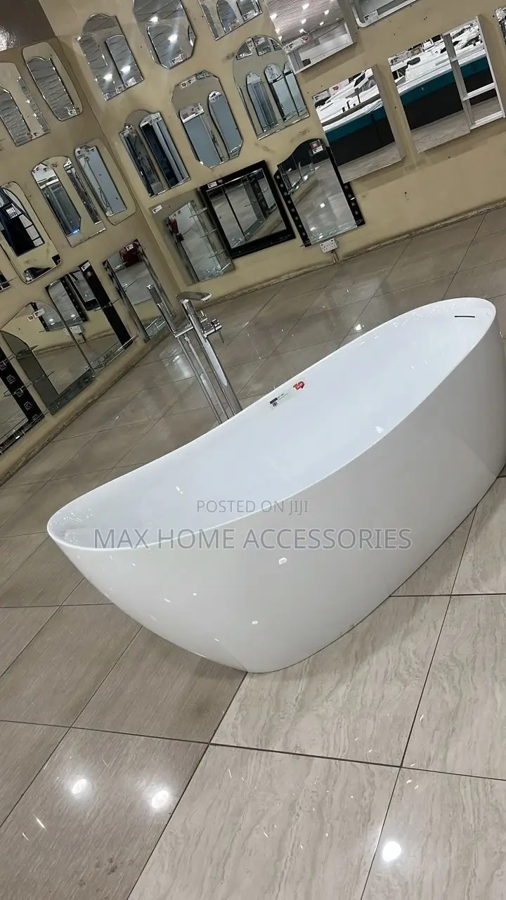 Heavy Bath Tub With Tap
