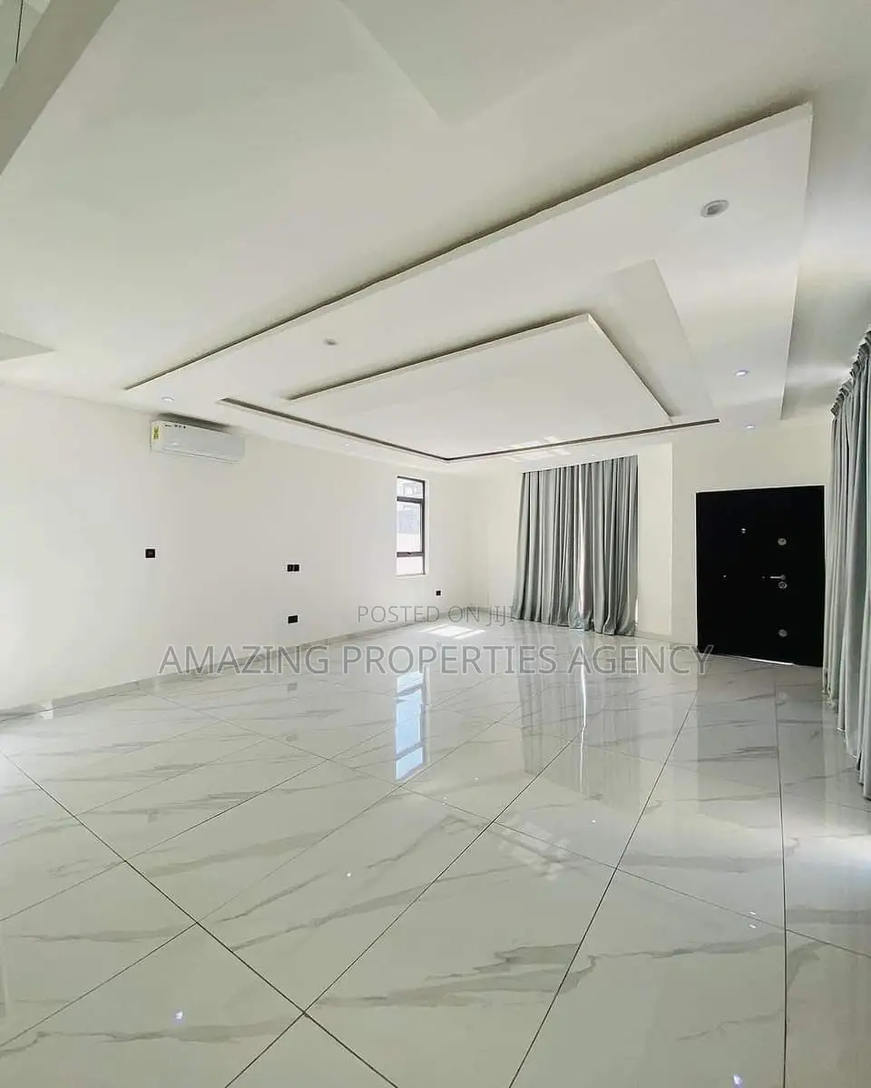 5bdrm House in East Legon for sale