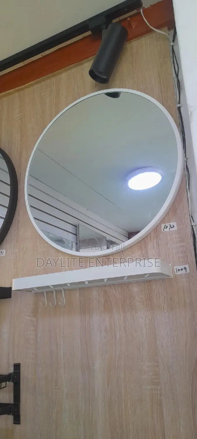 Mirror White Design