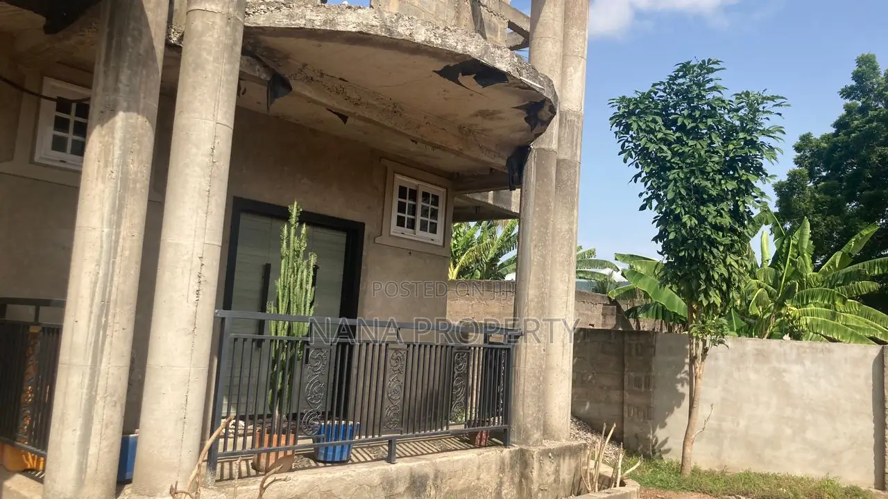 5bdrm House in Dodowa for sale