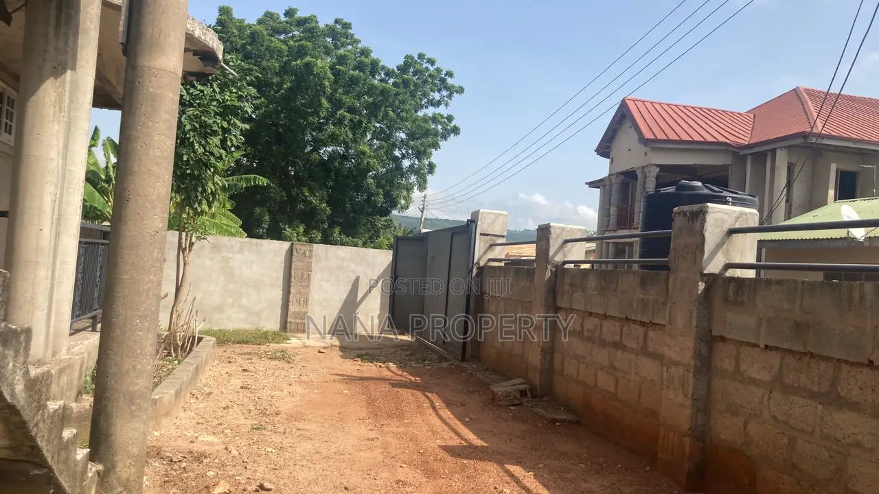 5bdrm House in Dodowa for sale