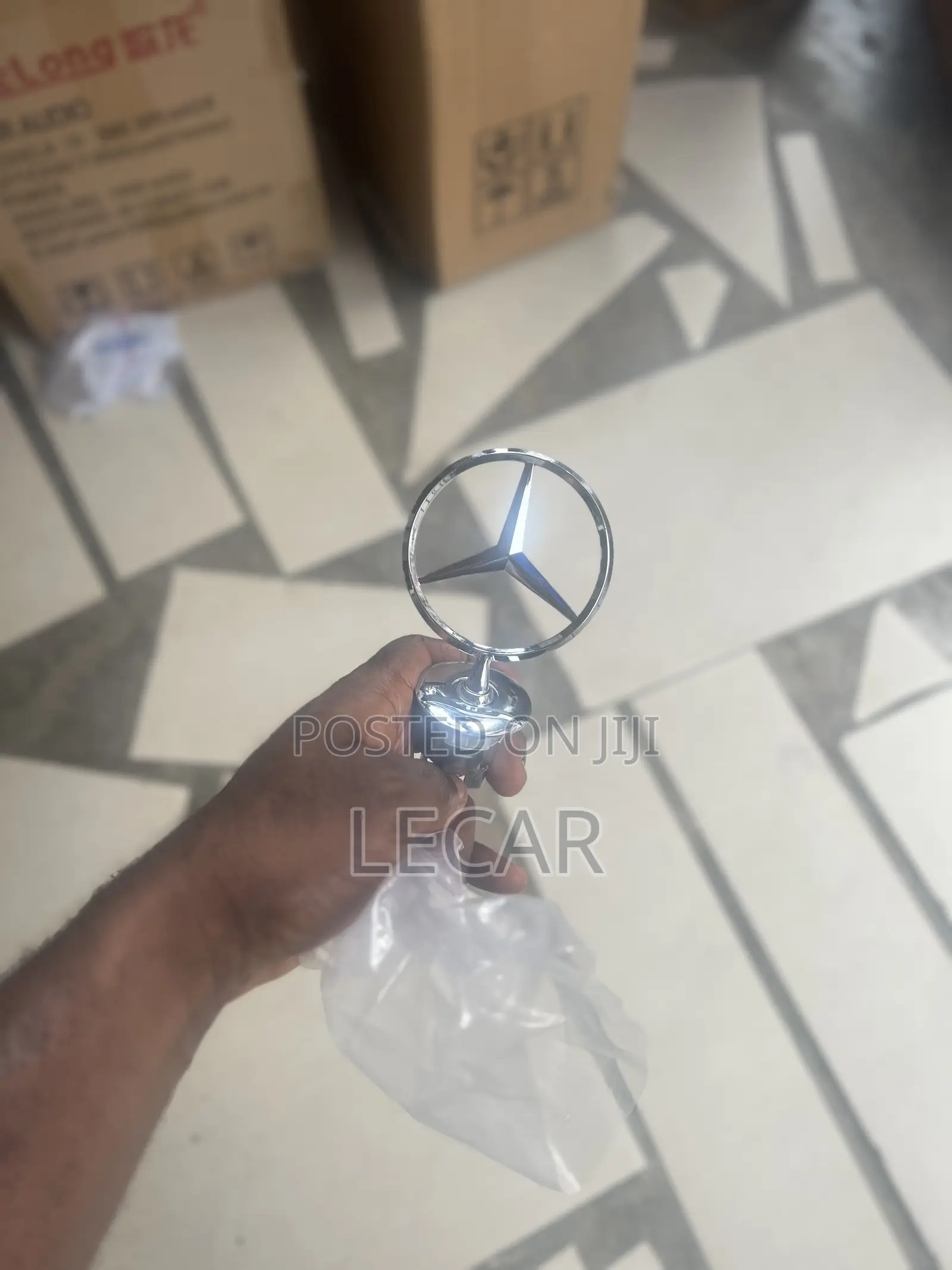 Mercedes Bonnet Crown