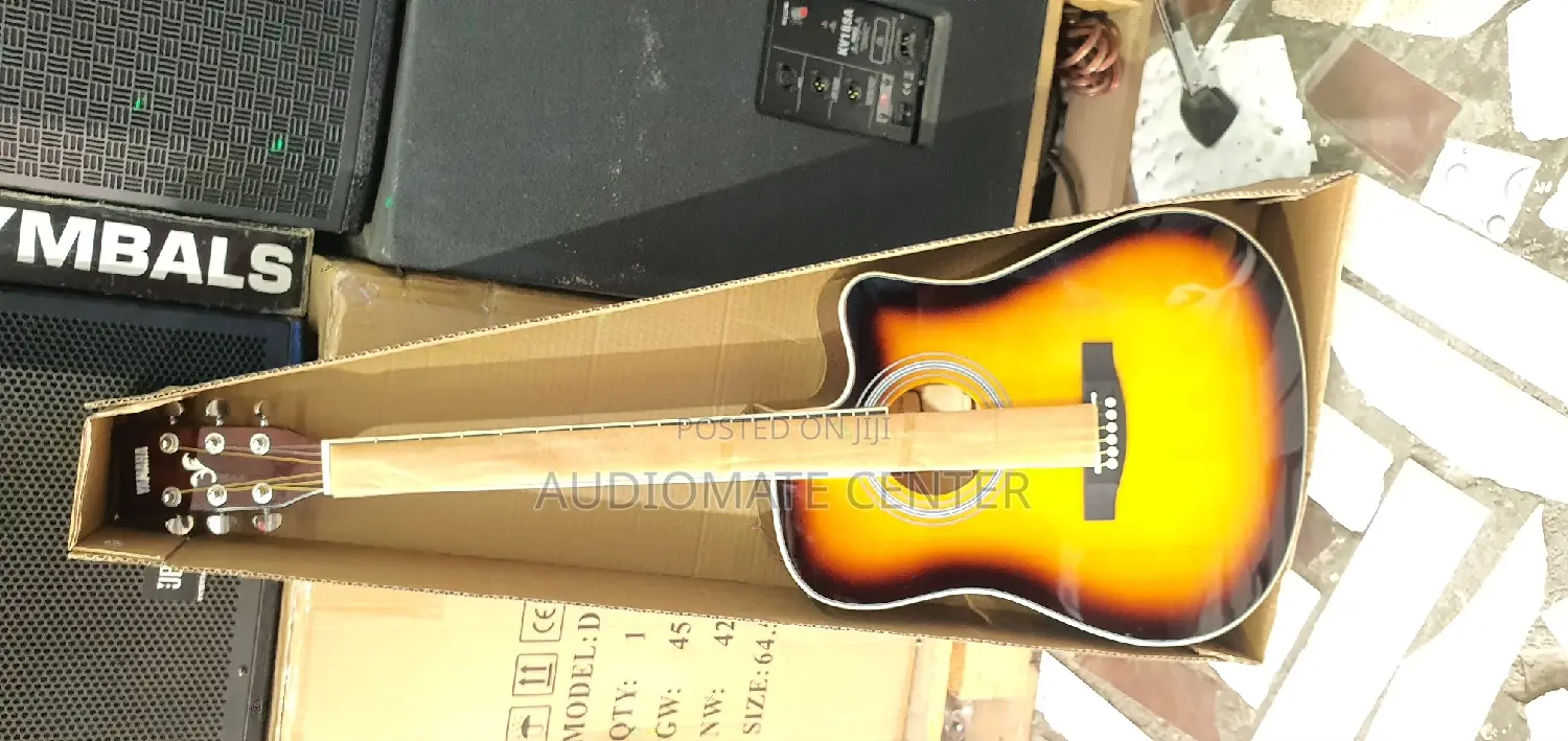 Yamaha Semi Acostic