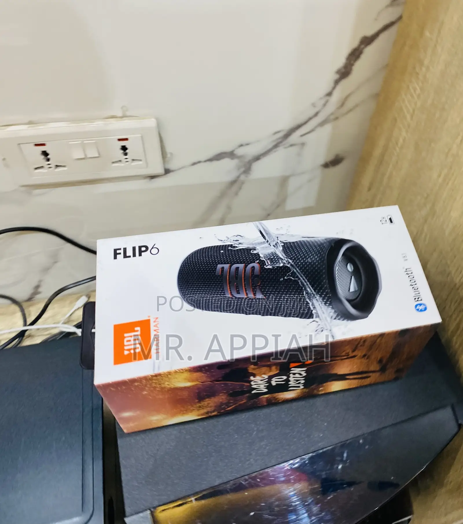 Lovely in Stock JBL Flip 6wireless Bluetooth Speaker(Black)