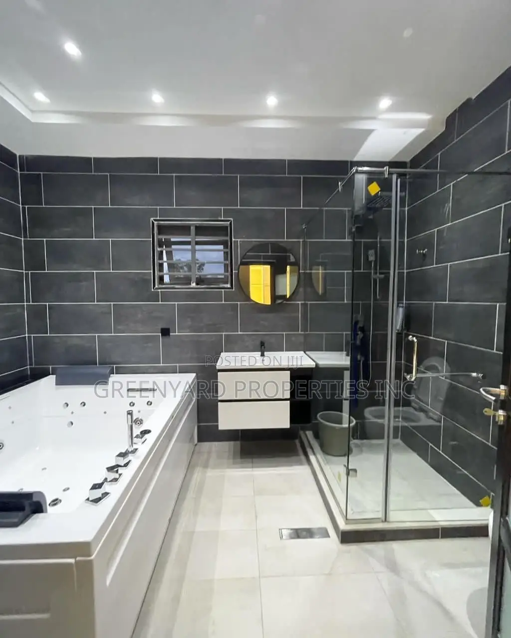5bdrm House in Nmai Dzorn, Ashaley Botwe for sale