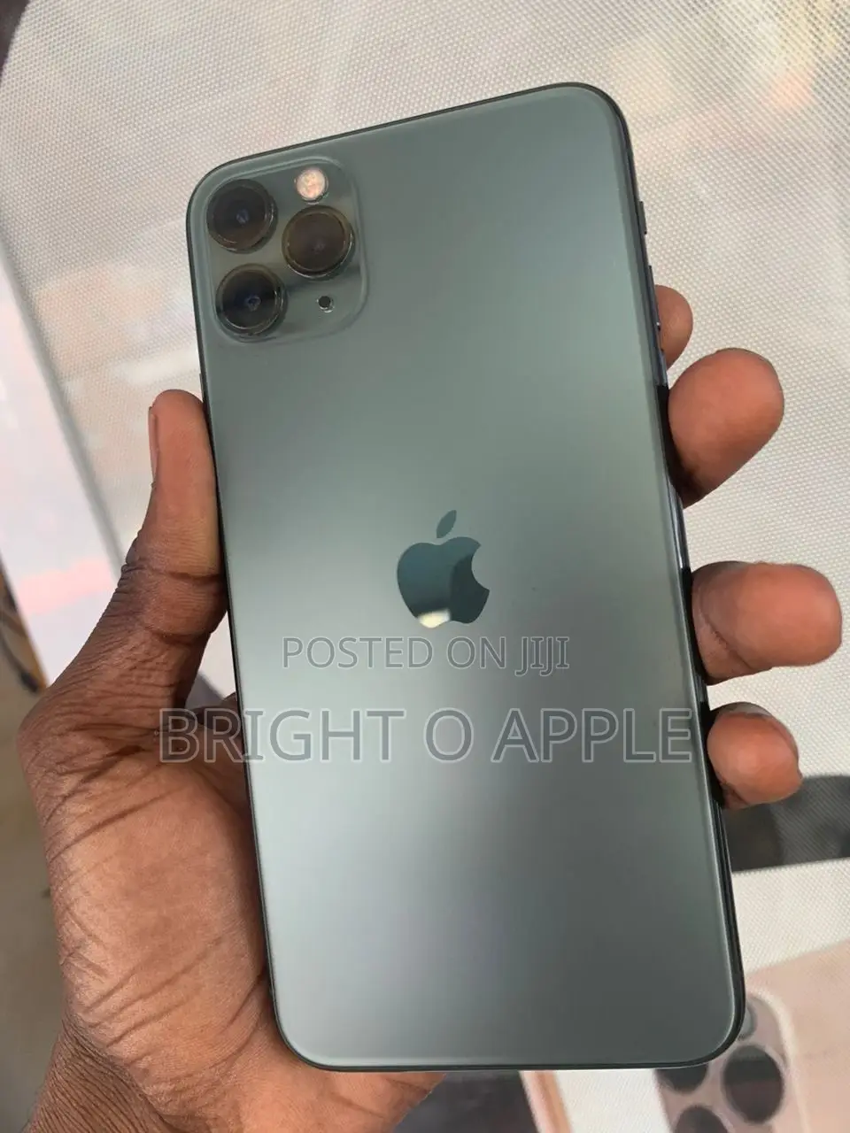 New Apple iPhone 11 Pro Max 64 GB Green