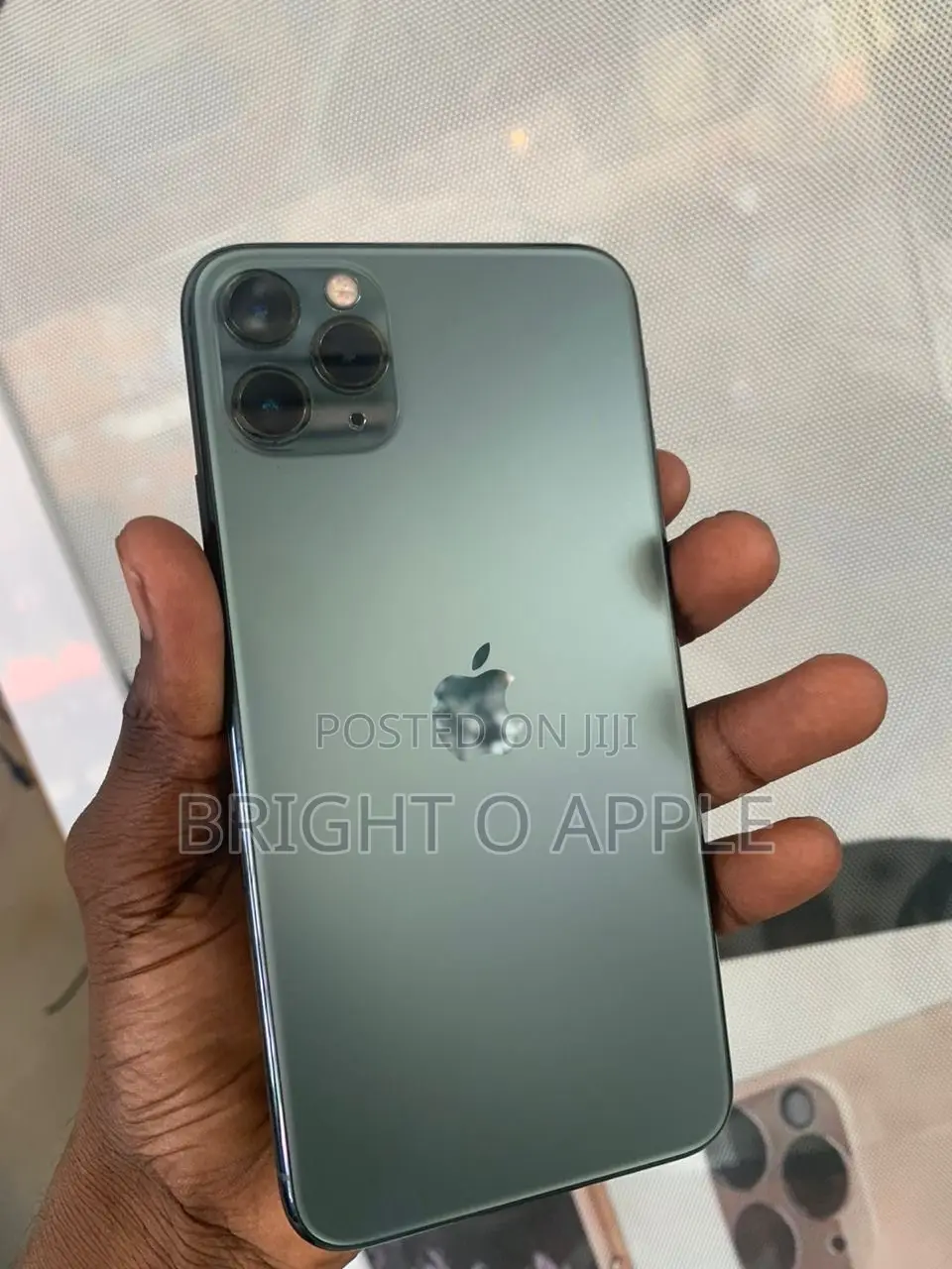 New Apple iPhone 11 Pro Max 64 GB Green