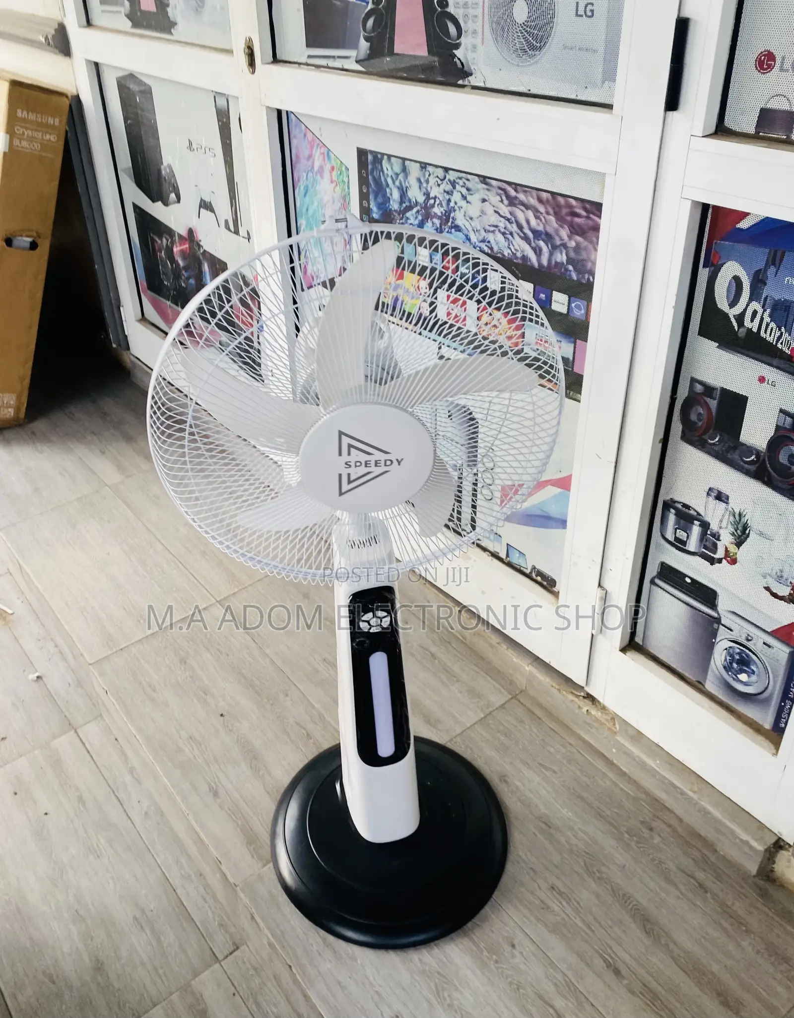Well Design Speedy Rechargeable Electric Standing Fan.