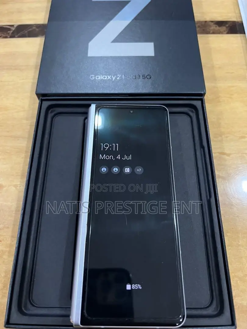 New Samsung Galaxy Fold 5G 512 GB Black