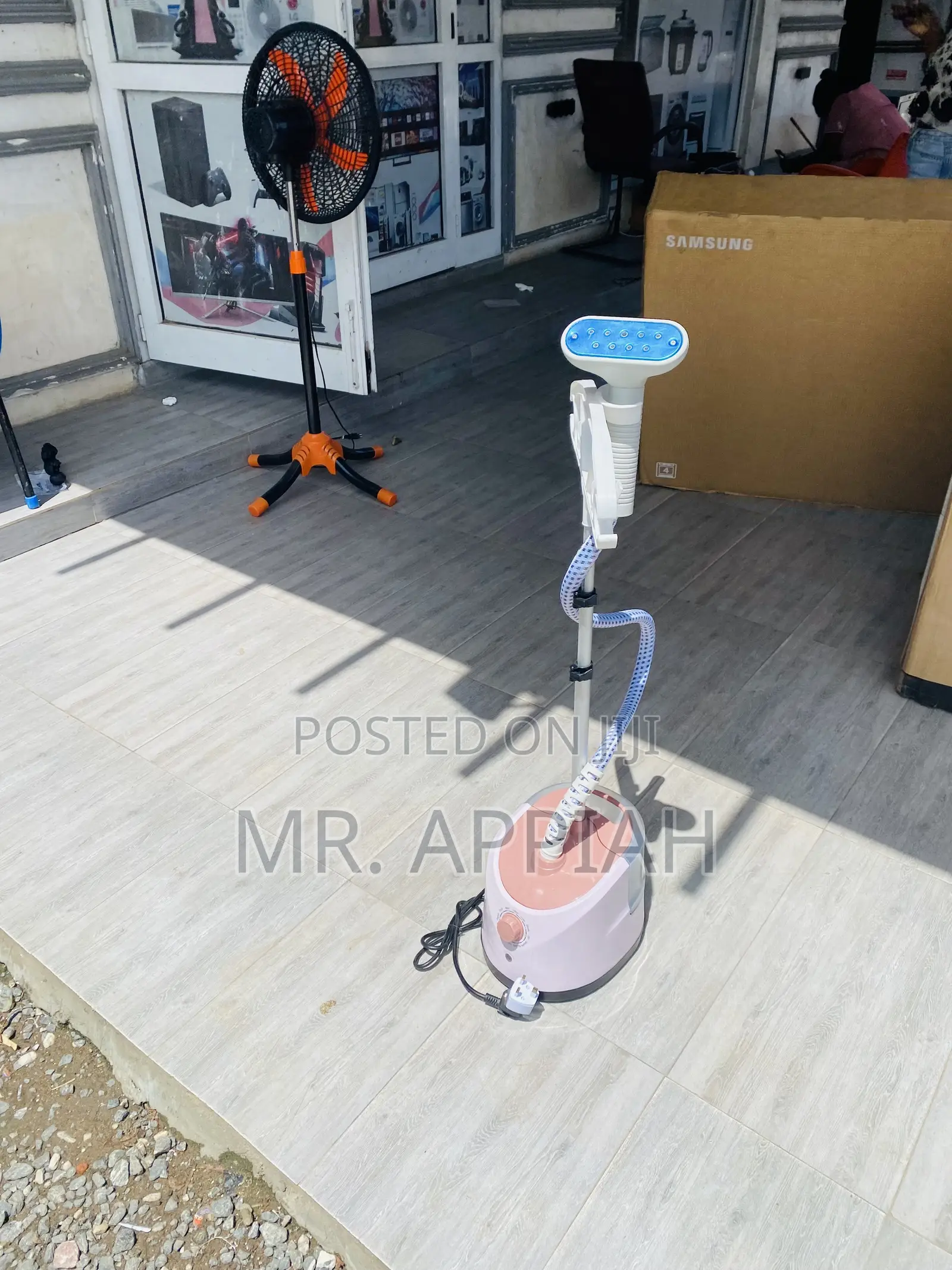 Brand New 2000watt Standing Garment Steamer(1.7ltr).