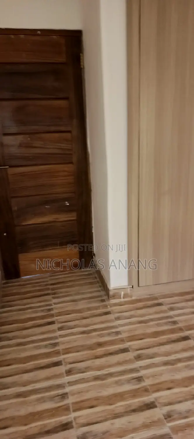 3bdrm Apartment in Dorns Properties, New Town for rent