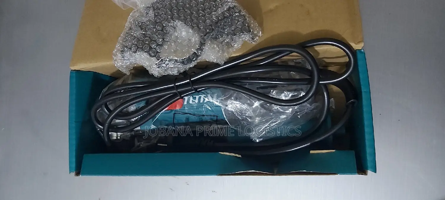 Total 900W Angle Grinder 125mm