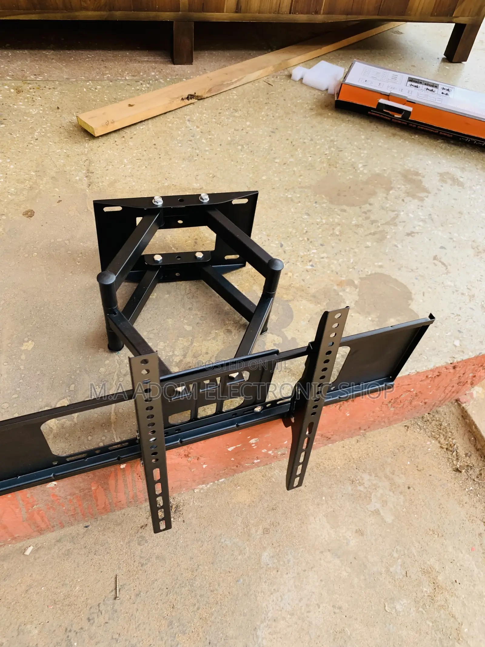 42”-80” Full Motion Adjustable Tv Mount