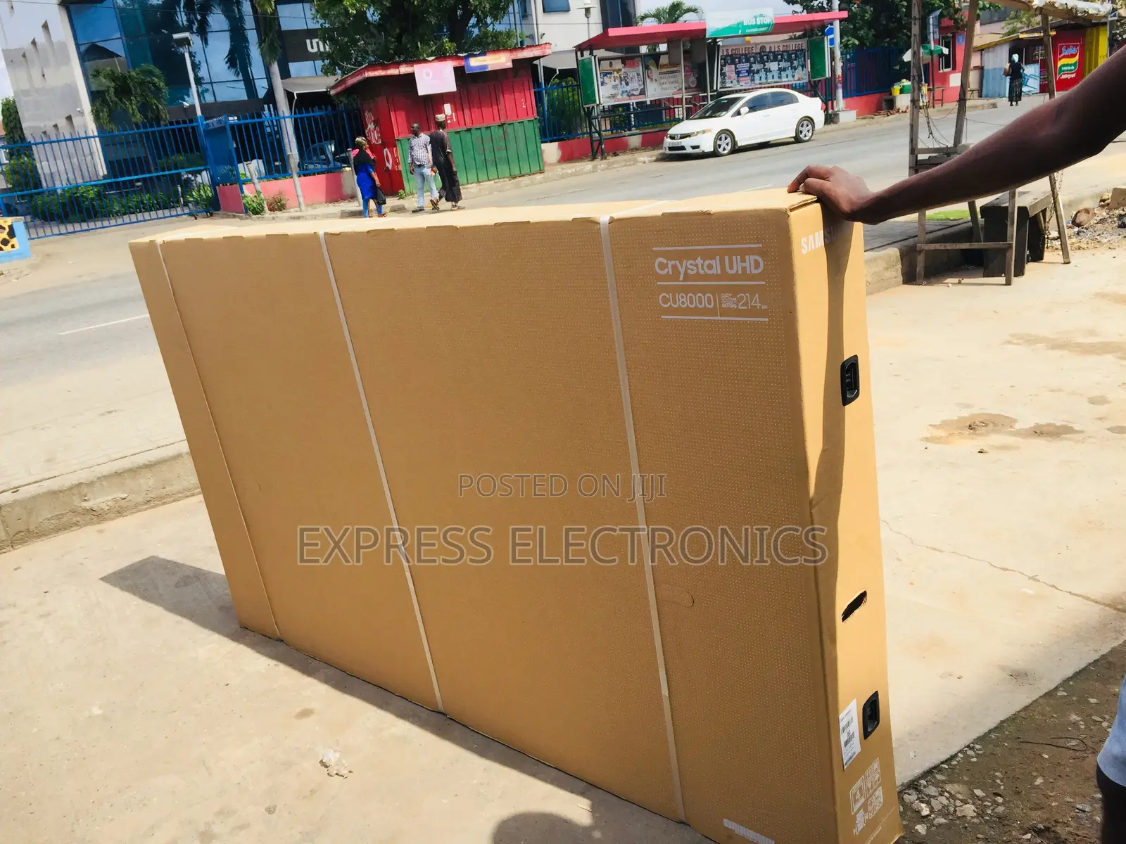 Immersive Yourself With 75cu8000 UHD Smart Samsung