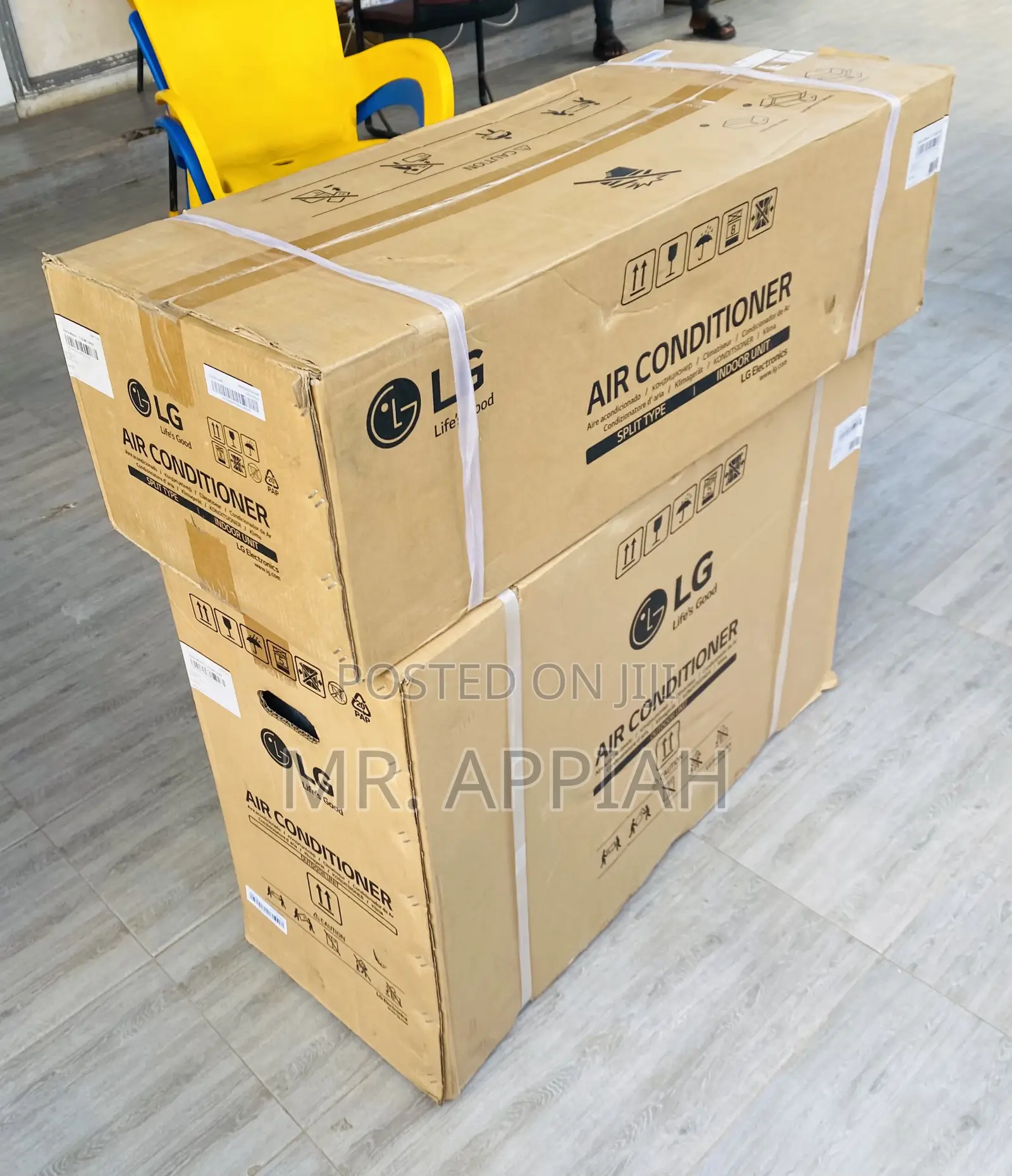 1.5hp LG Split Type Air Conditioner(White).