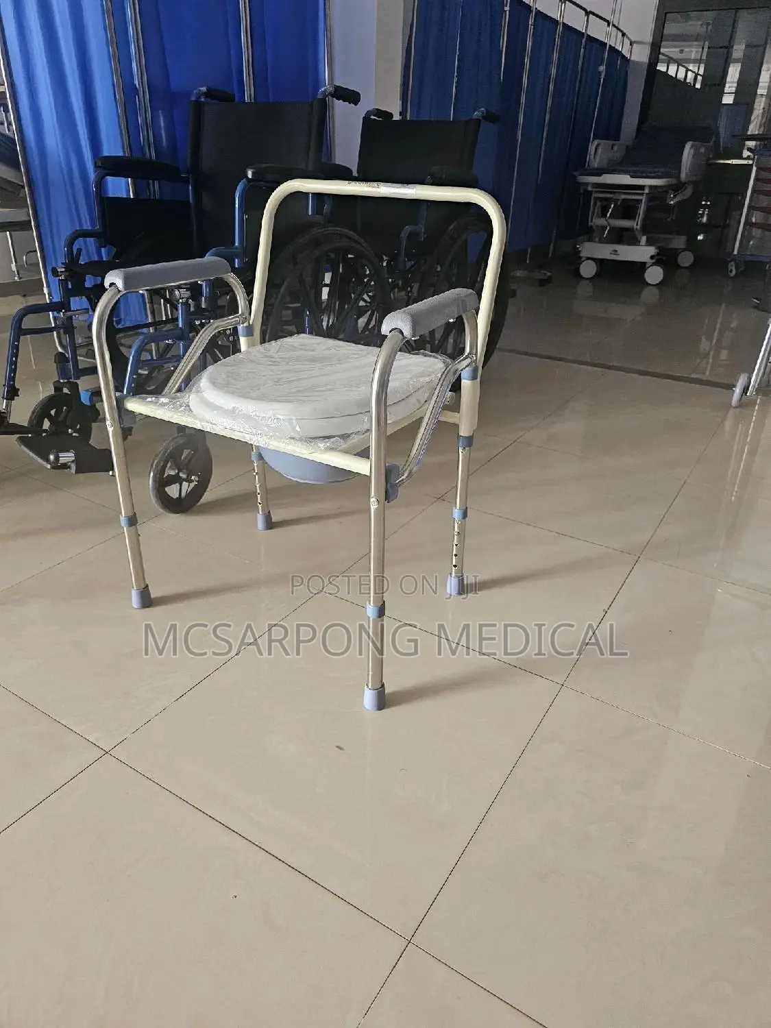 Commode Seat (Commode Chair)