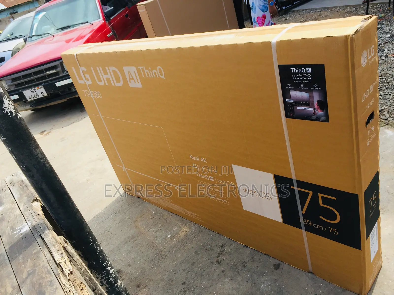 75UR8000 UHD Smart Glossy Screen Tv LG LED