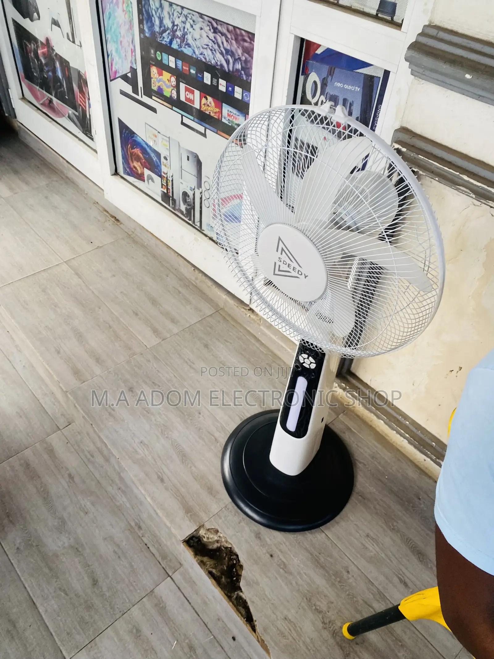 Energy Efficient Speedy Rechargeable Standing Fan.