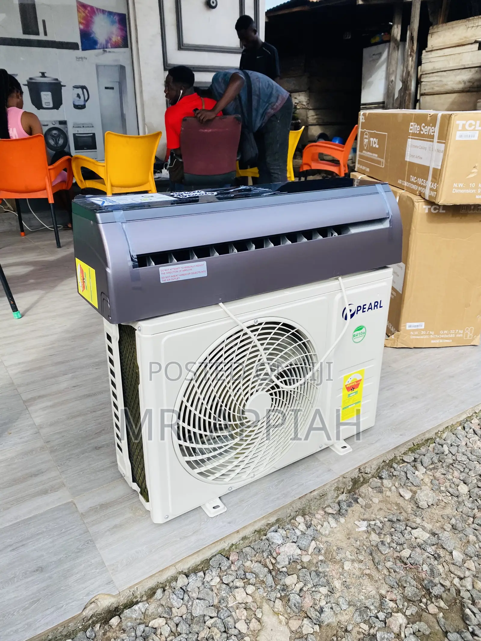 Elegant Black Pearl Split Type 2.0hp R410 Air Conditioner.