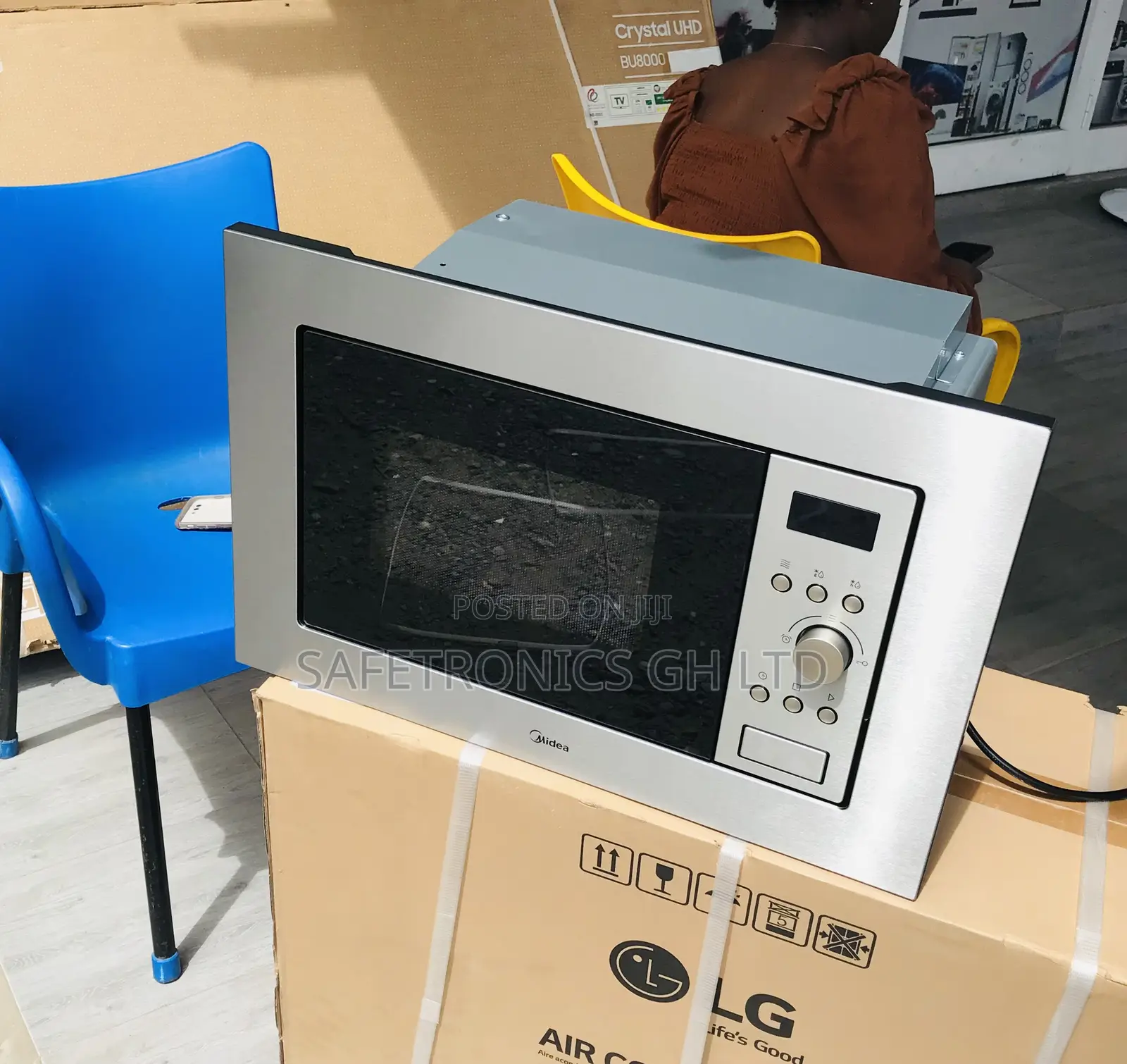 Essential in-Built Midea 17 Liters AM717BS7 Microwave 