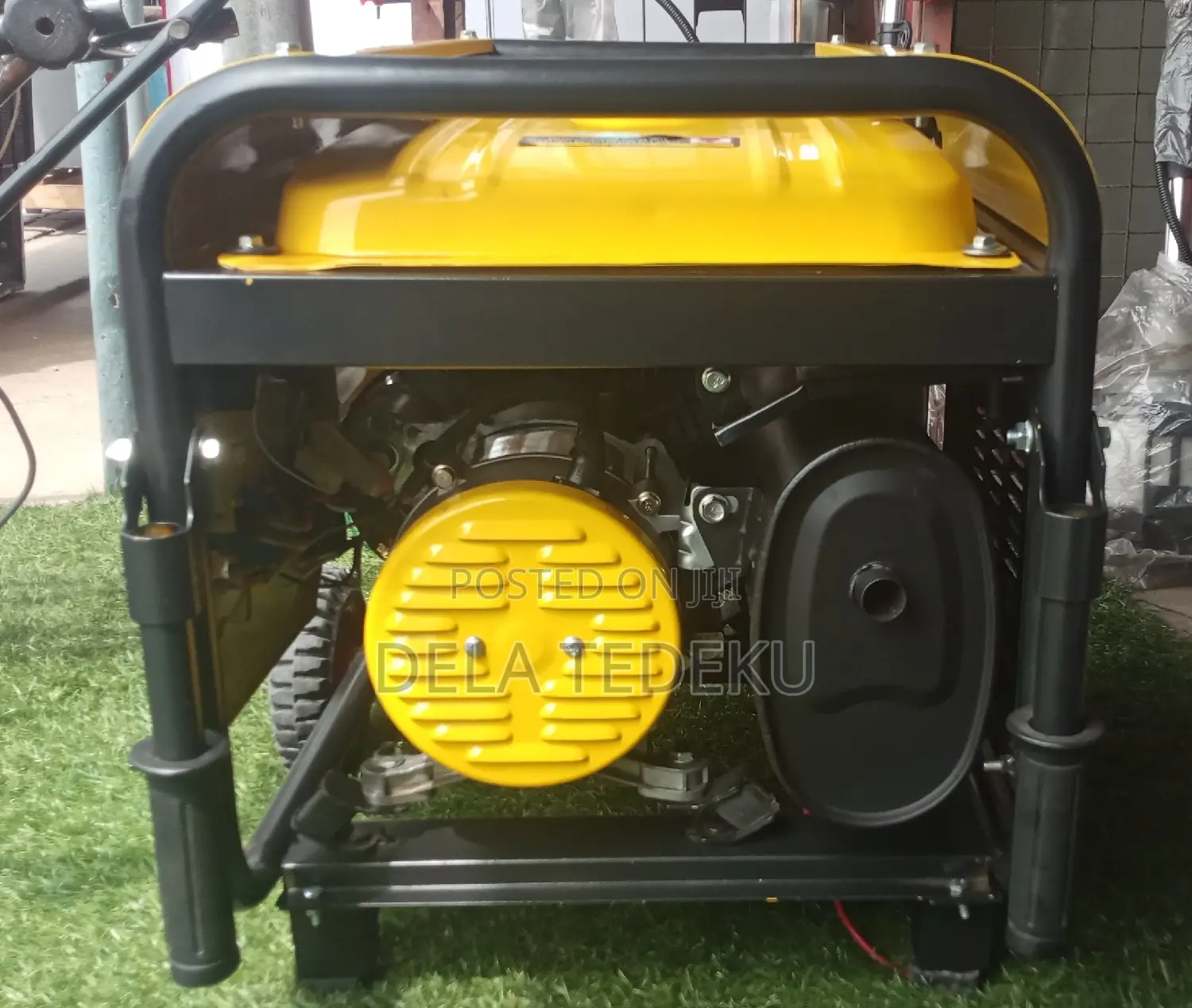 2.5kva Original Petrol Engine Generator/ at Caprice Bus Stop