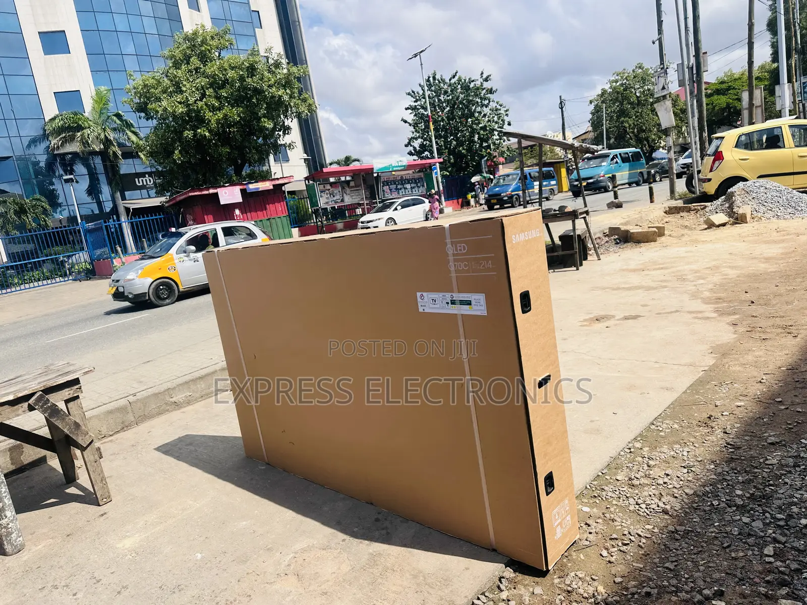 Triluminos Display Qled Smart Samsung 85”Q70c