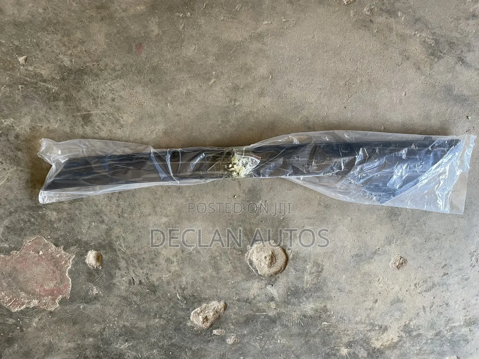 Ford Explorer 2018 Windscreen Trim