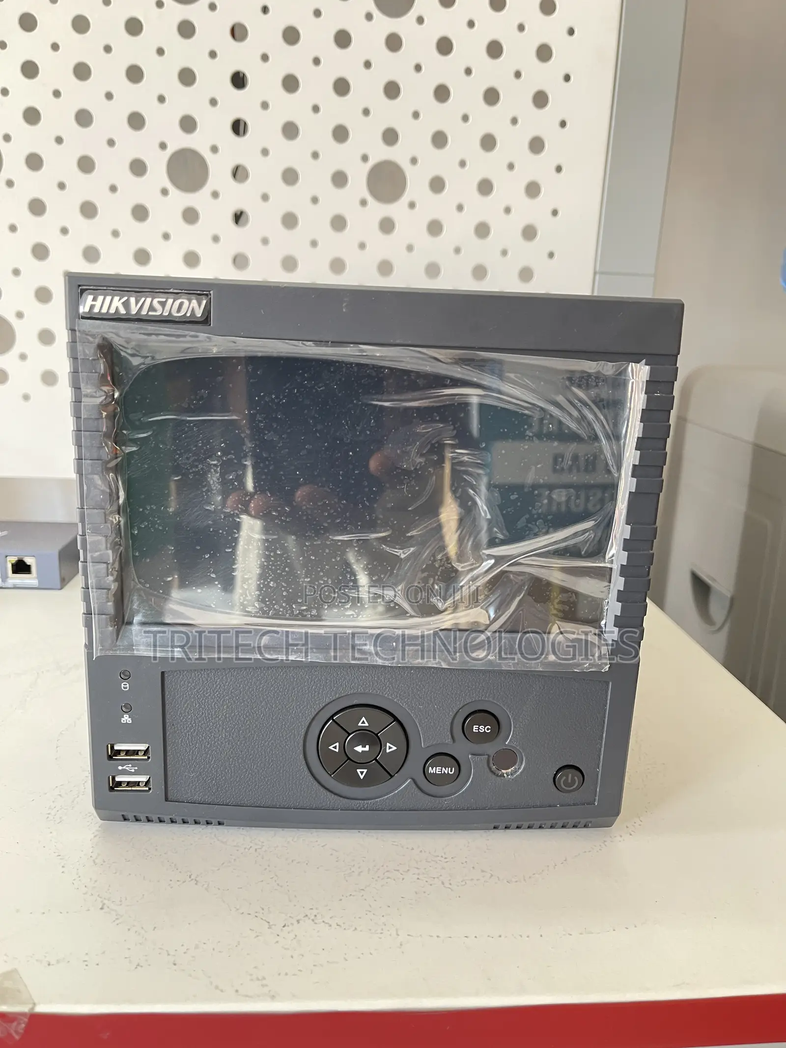 Hikvision Ds-8104ahwli-Sp 5mp DVR 8ch ++ NVR 4port All in 1