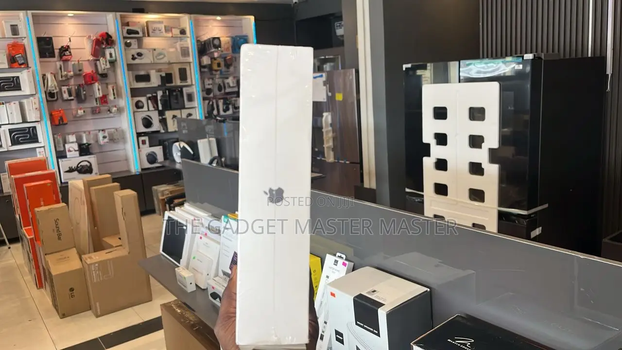 New Laptop Apple MacBook Pro 2023 M2 16GB Apple M2 SSD 1T