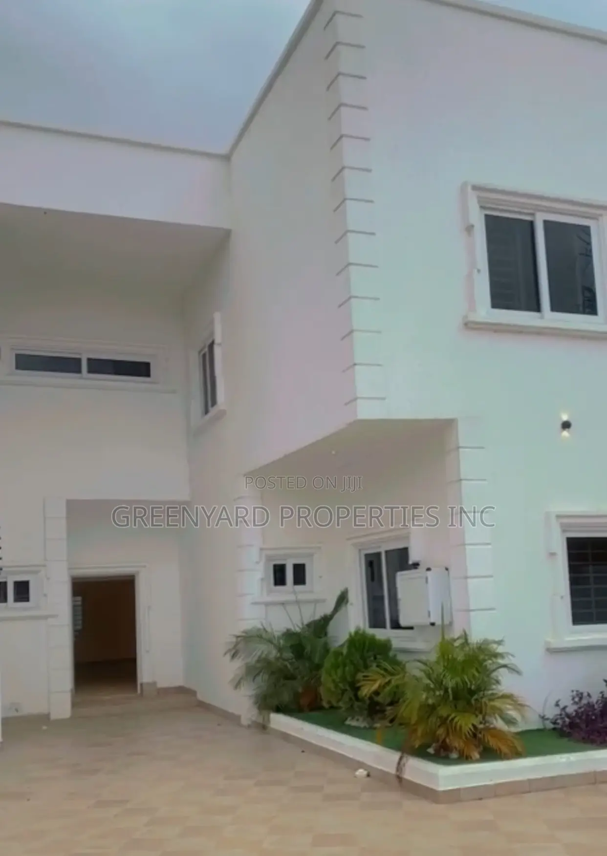 4bdrm Duplex in A&C, East Legon for rent