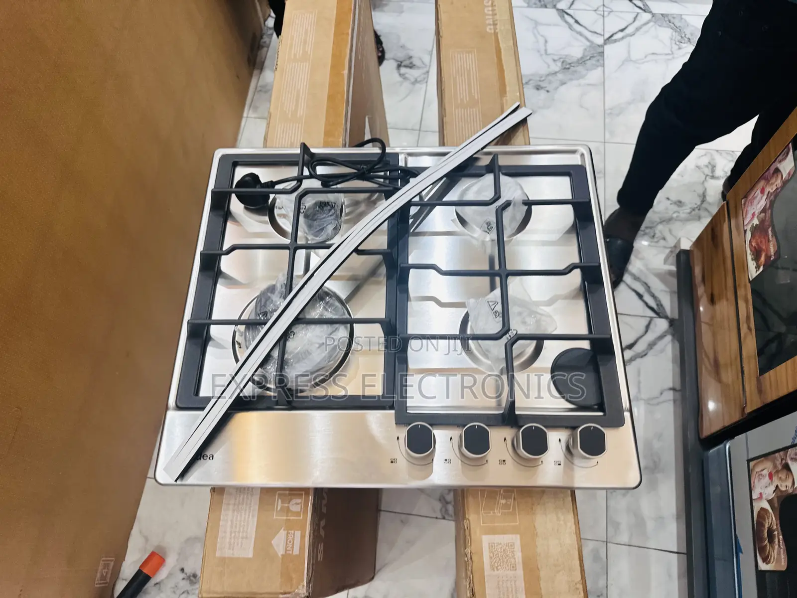 Get a New Stainless Steel Gas Cooker 60g40me 4burner Midea