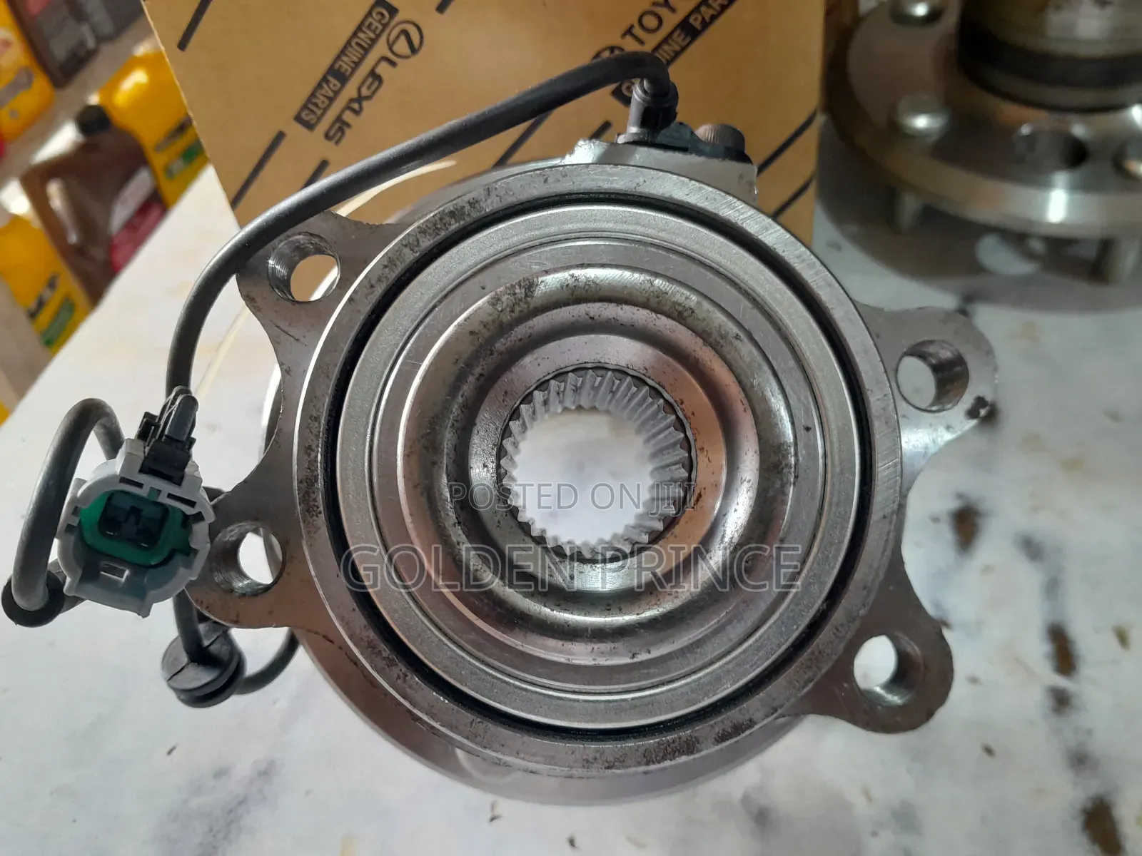 Pathfinder/Navara 05 Front Hub With Sensor(4x4)