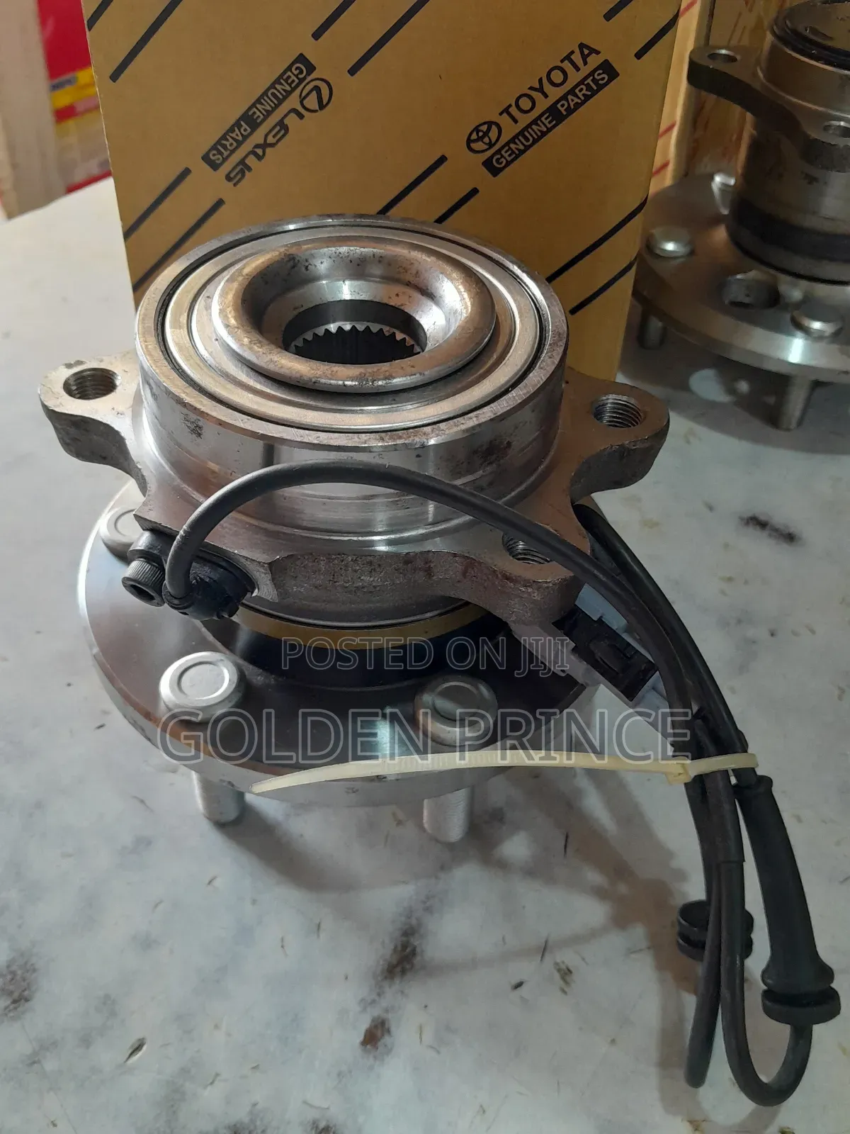 Pathfinder/Navara 05 Front Hub With Sensor(4x4)