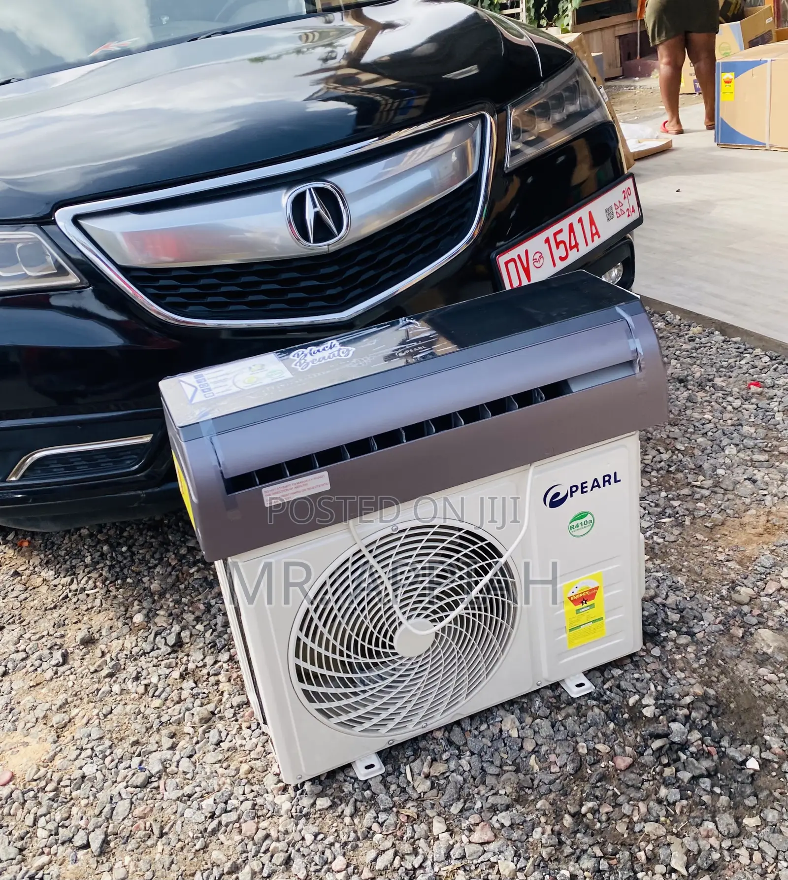 R410 Gas Pearl 1.5hp Air Conditioner(Black)Split Type.