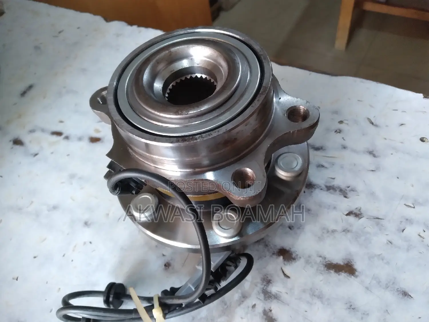 Navarra, Pathfinder 2006 Wheel Hub Front and Back