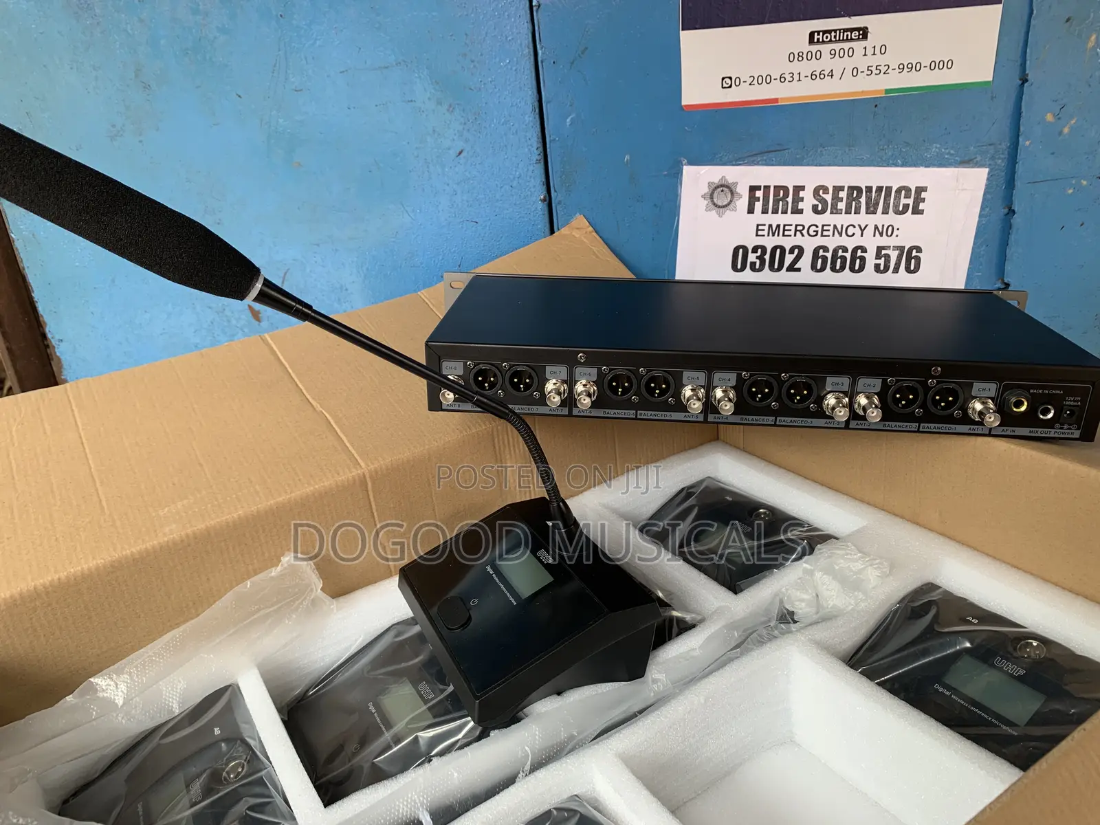 Shure A-8 8in1 Digital Wireless Conference Microphone