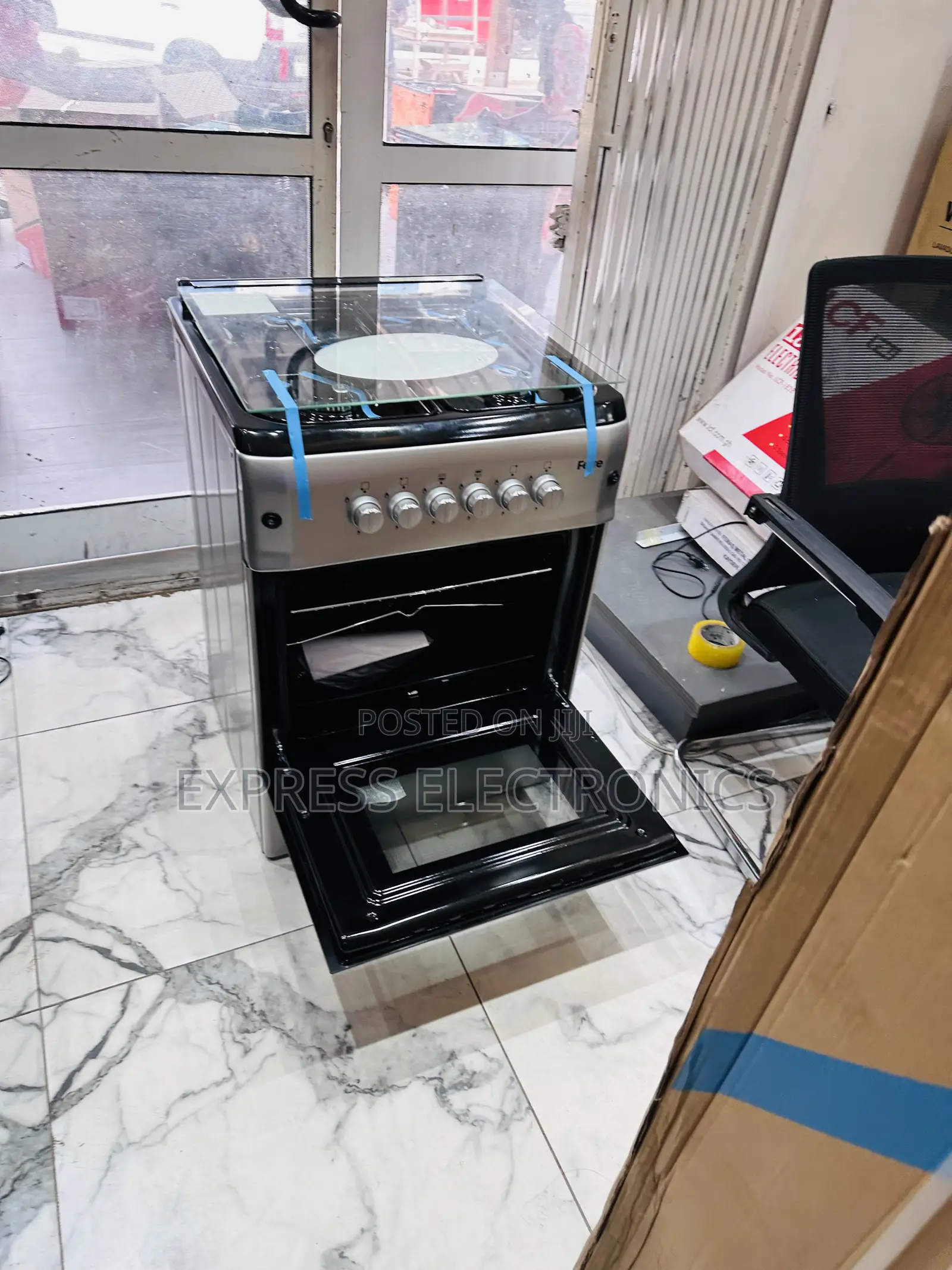 Text for Your Grey Smart Stove 4burner 60/60 Oven Rotisserie