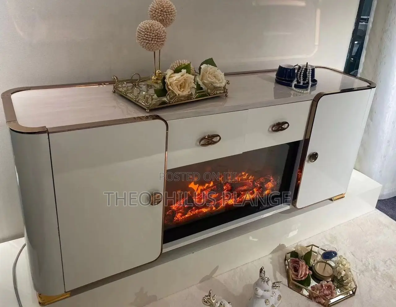 Royal Luxury Tv Stand With Fire Flame Lights