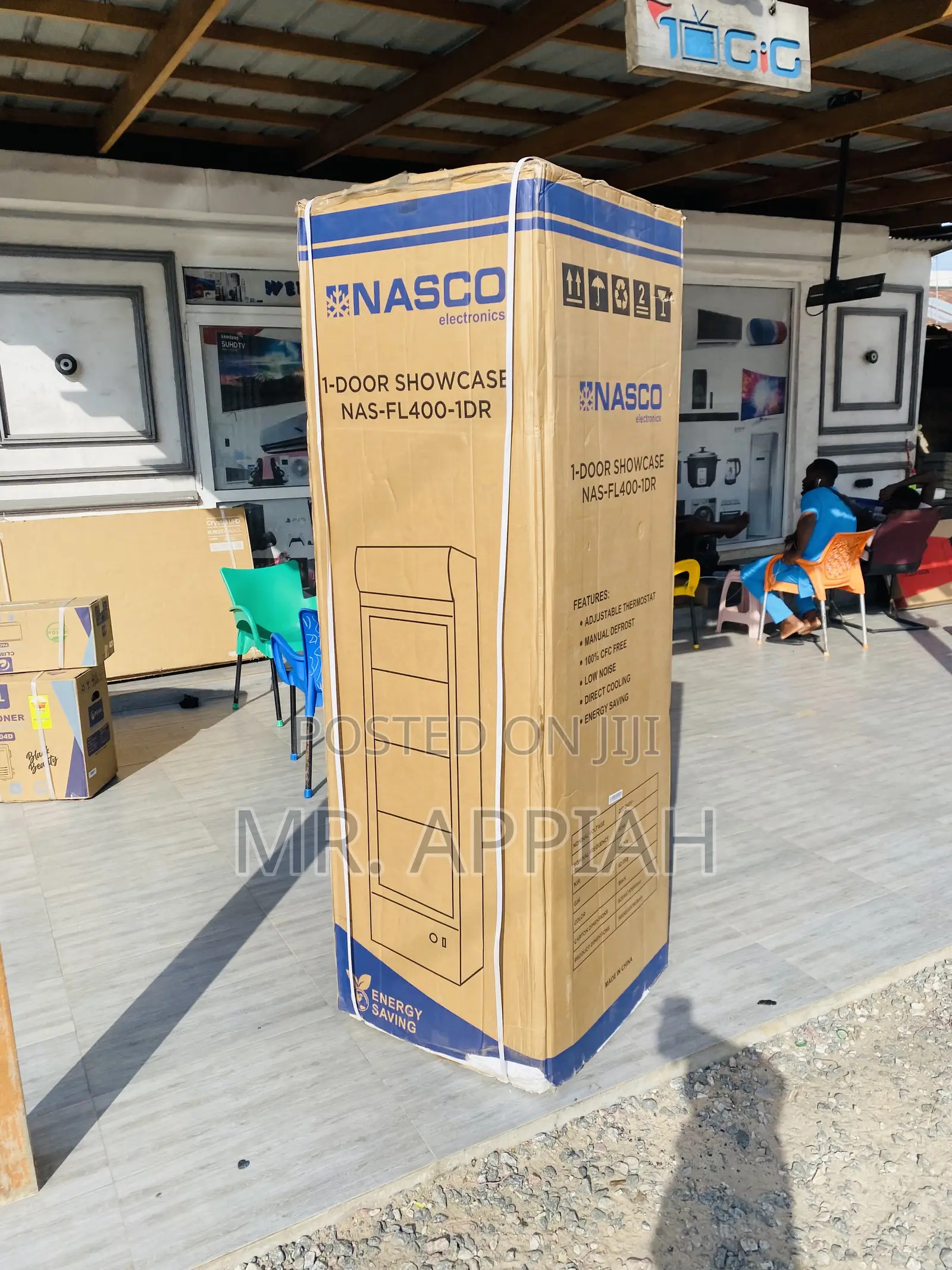 Single Door Nasco Nas-Fl350-1dr Beverage Cooler(288ltr).