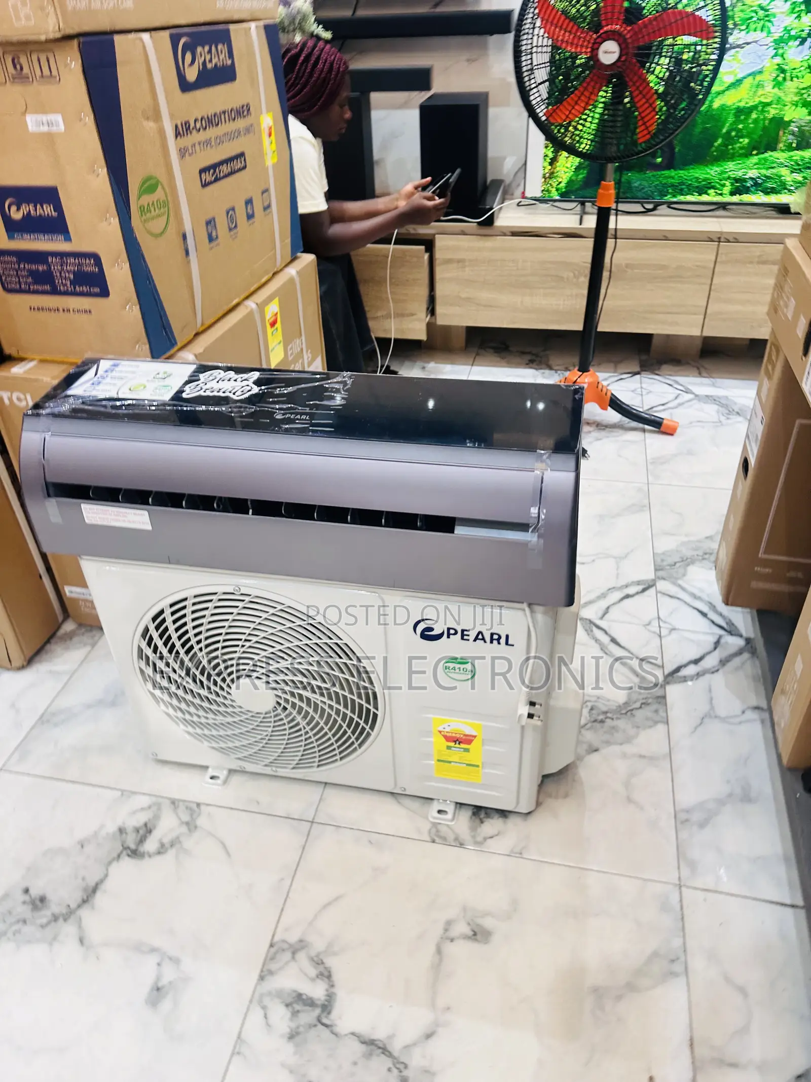 Very Cool Sleek Black Pearl 1.5hp Air Conditioner Split R410