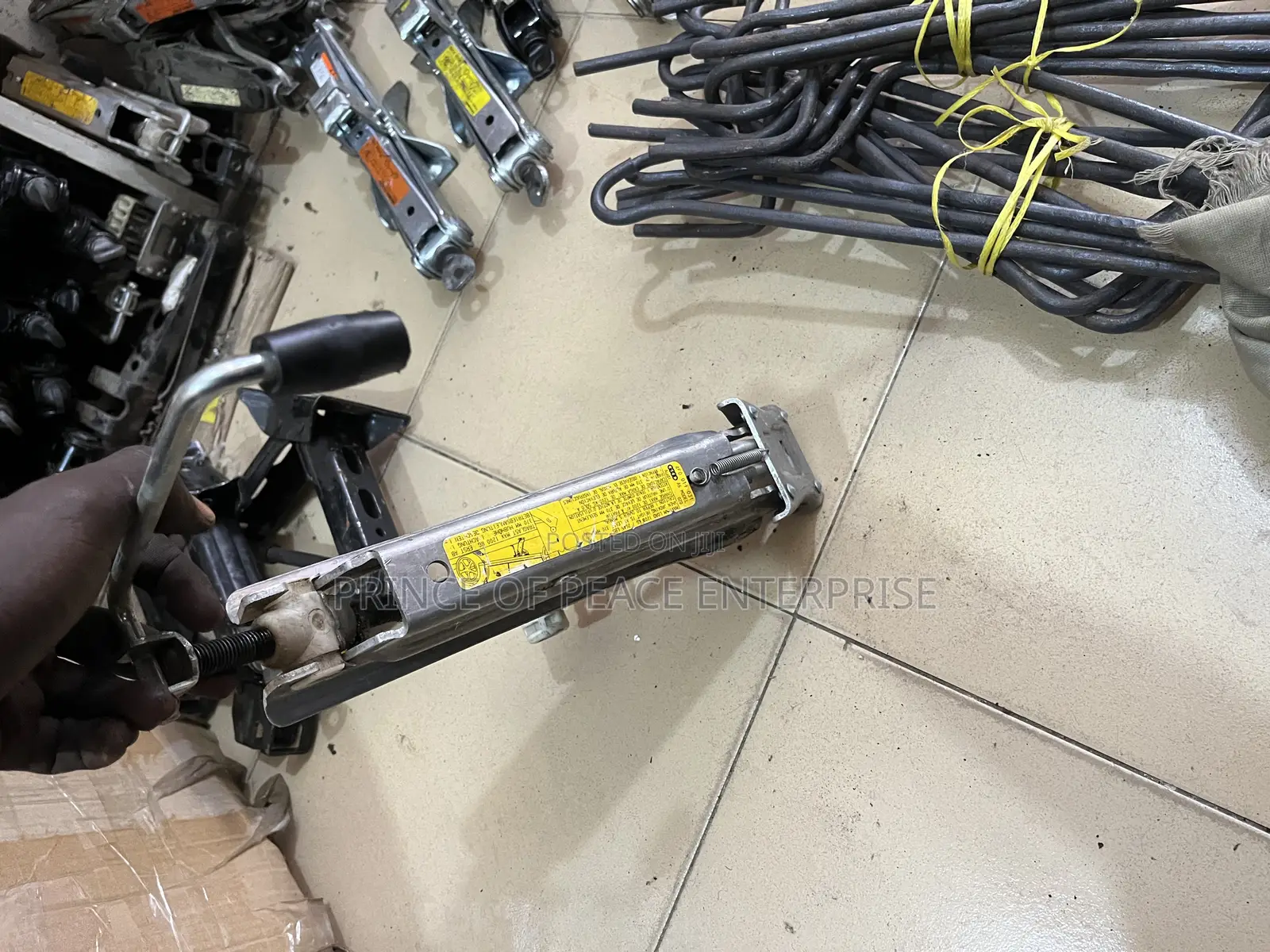 Audi Vehicles Floor Jack